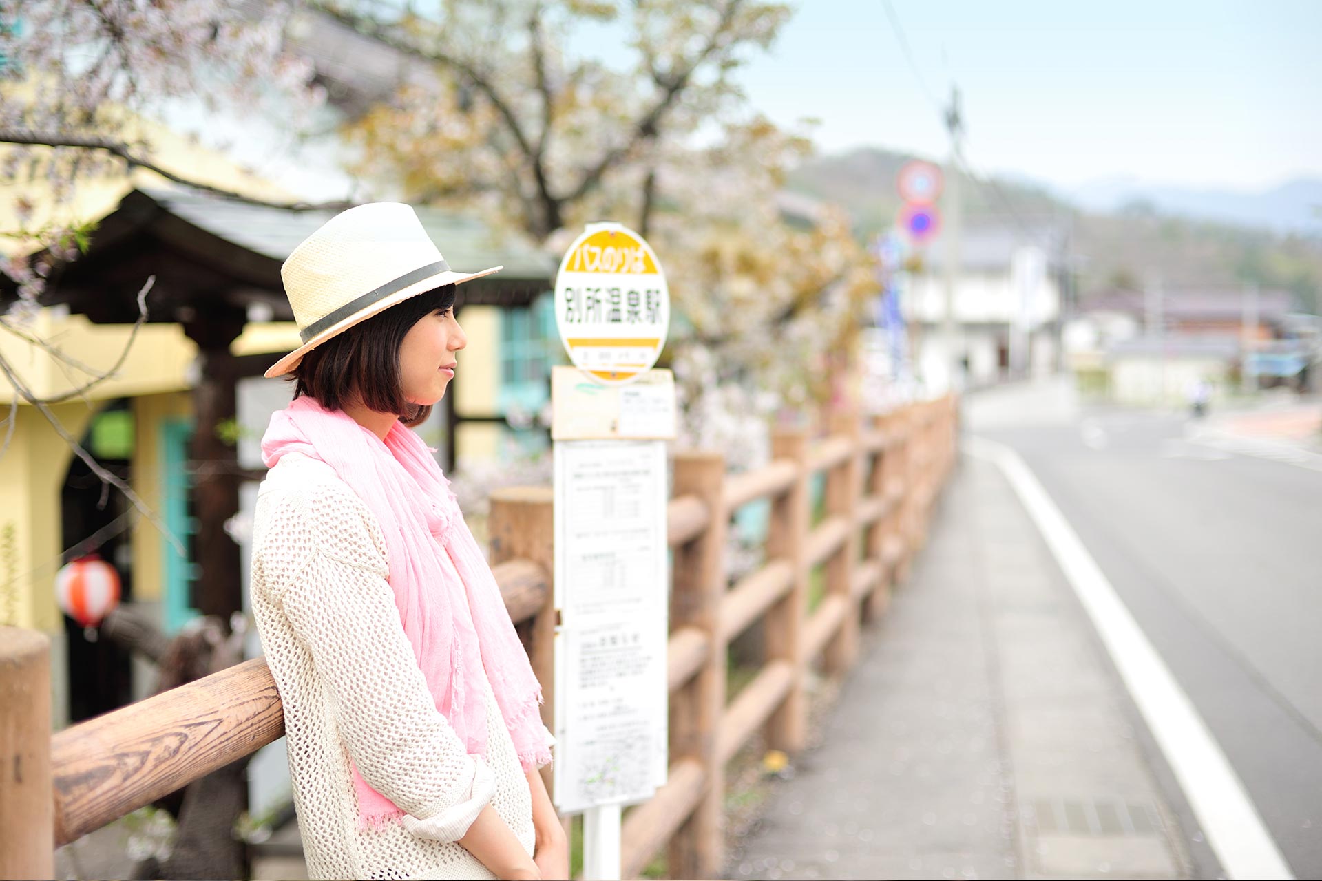 別所温泉街 女子